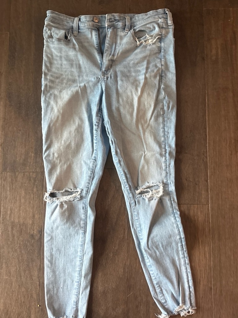 American Eagle Outfitters Light Blue Distressed Skinny Jeans